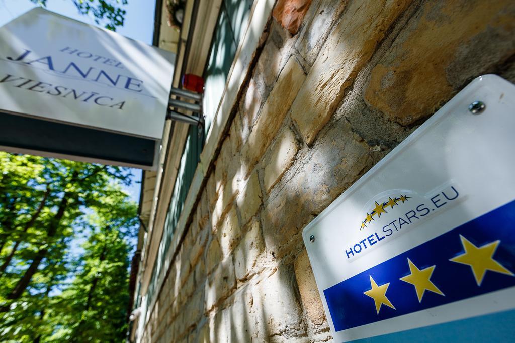 Janne Hotel Рига Екстериор снимка