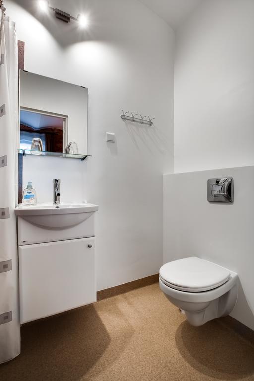 Janne Hotel Рига Екстериор снимка